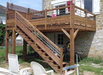 Terrasse portée escalier et garde-corps bois Brive