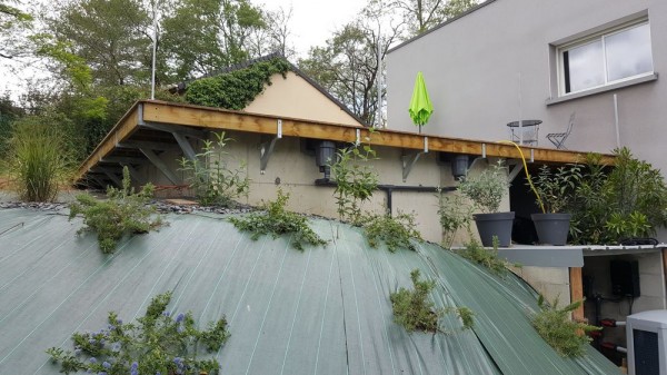 Structure acier galvanisé et terrasse Cumaru